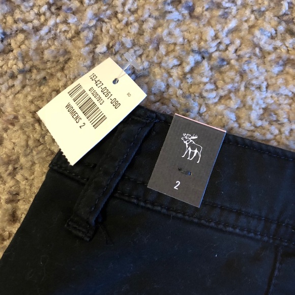 Abercrombie and Fitch Black cargo shorts - Picture 5 of 5